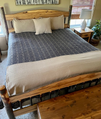 WENTWORTH NAVY/LINEN TWIN BED COVER